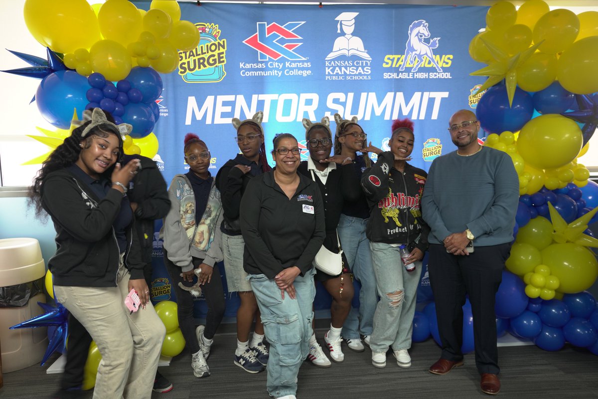 schlaglemedia's tweet image. The Reel Futures Mentor Summit was more than an event, it was an experience. This is what impact looks like! #youthdevelopment #FutureFocused #MakingAnImpact #reelfutures #digitalstallions #schlagleunited #StallionPride