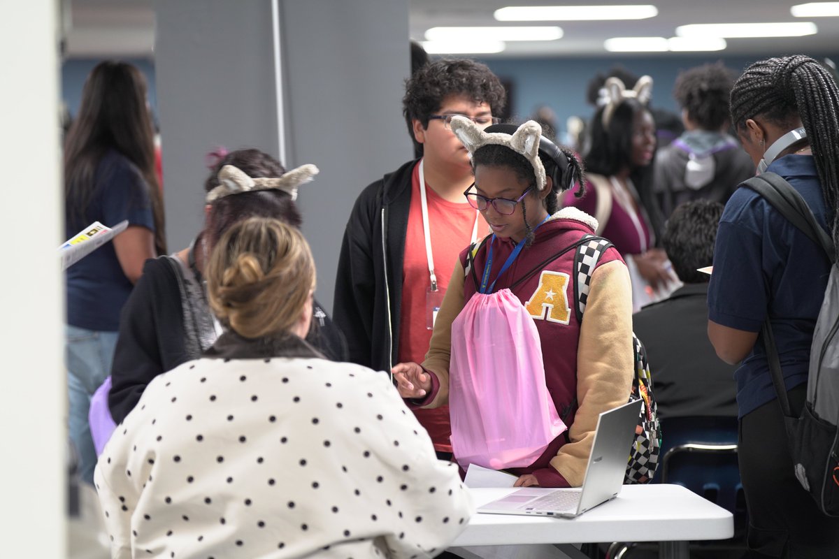 schlaglemedia's tweet image. The Reel Futures Mentor Summit was more than an event, it was an experience. This is what impact looks like! #youthdevelopment #FutureFocused #MakingAnImpact #reelfutures #digitalstallions #schlagleunited #StallionPride