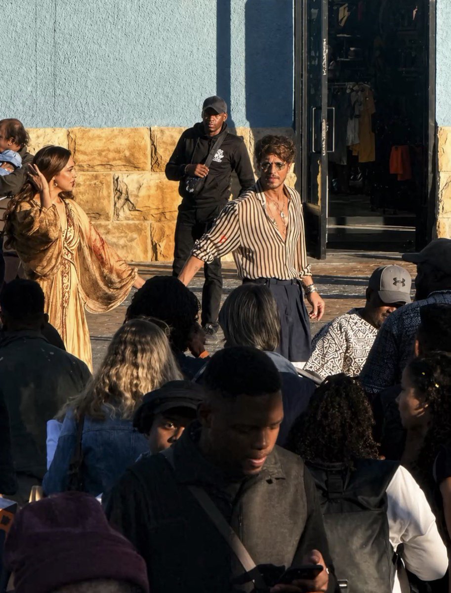 updatedBaba's tweet photo. Megastar #ShahRukhKhan &amp; #DeepikaPadukone spotted shooting for the biggest action spectacle #King 🔥  

Just one glimpse of their look… and it already screams ALL-TIME BLOCKBUSTER 💥 https://t.co/zjc8mYsme3