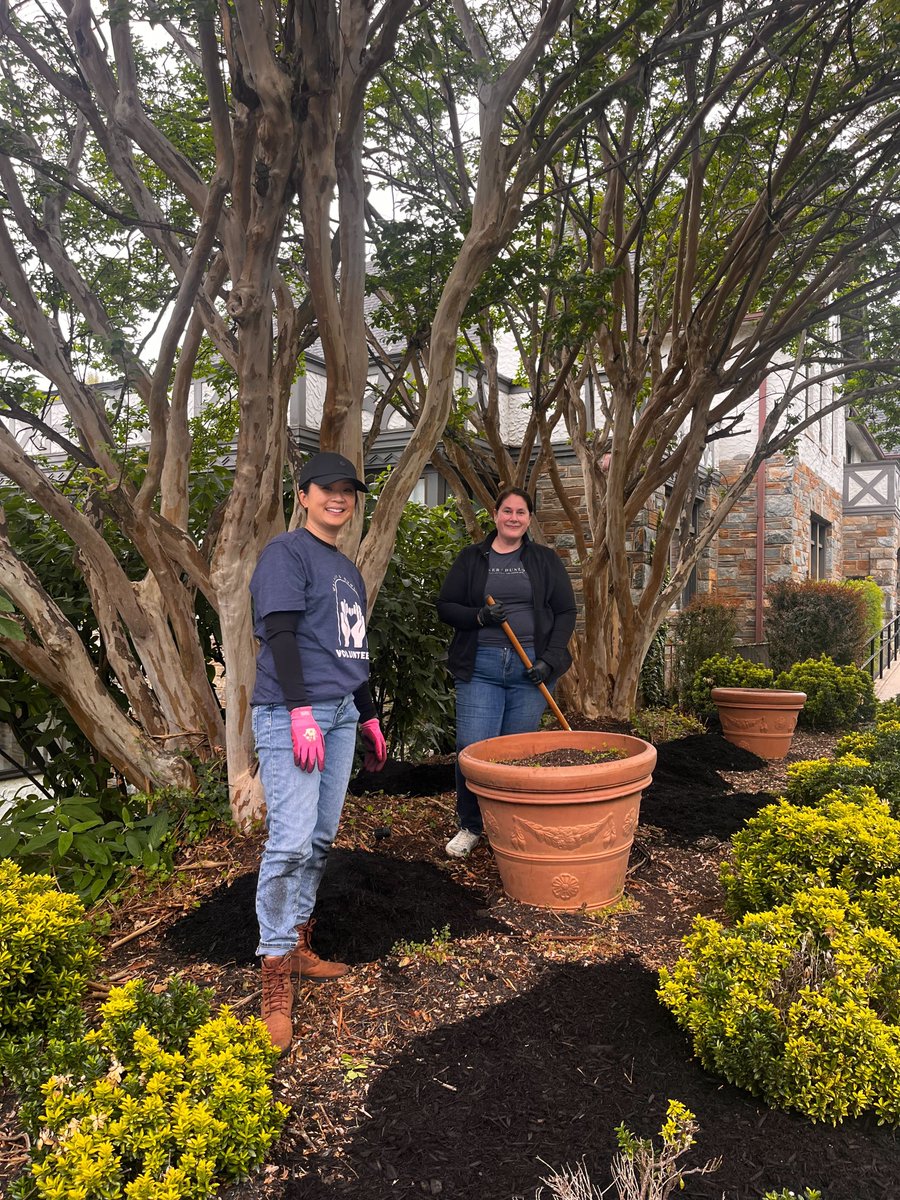 NCCFCares's tweet image. We love a good #FlashbackFriday! A huge shoutout to the Walker &amp;amp; Dunlop (@walkerdunlop) crew who spent their day of service mulching and cleaning our spring gardens and re-stocking housewares in Dr. C’s Boutique.