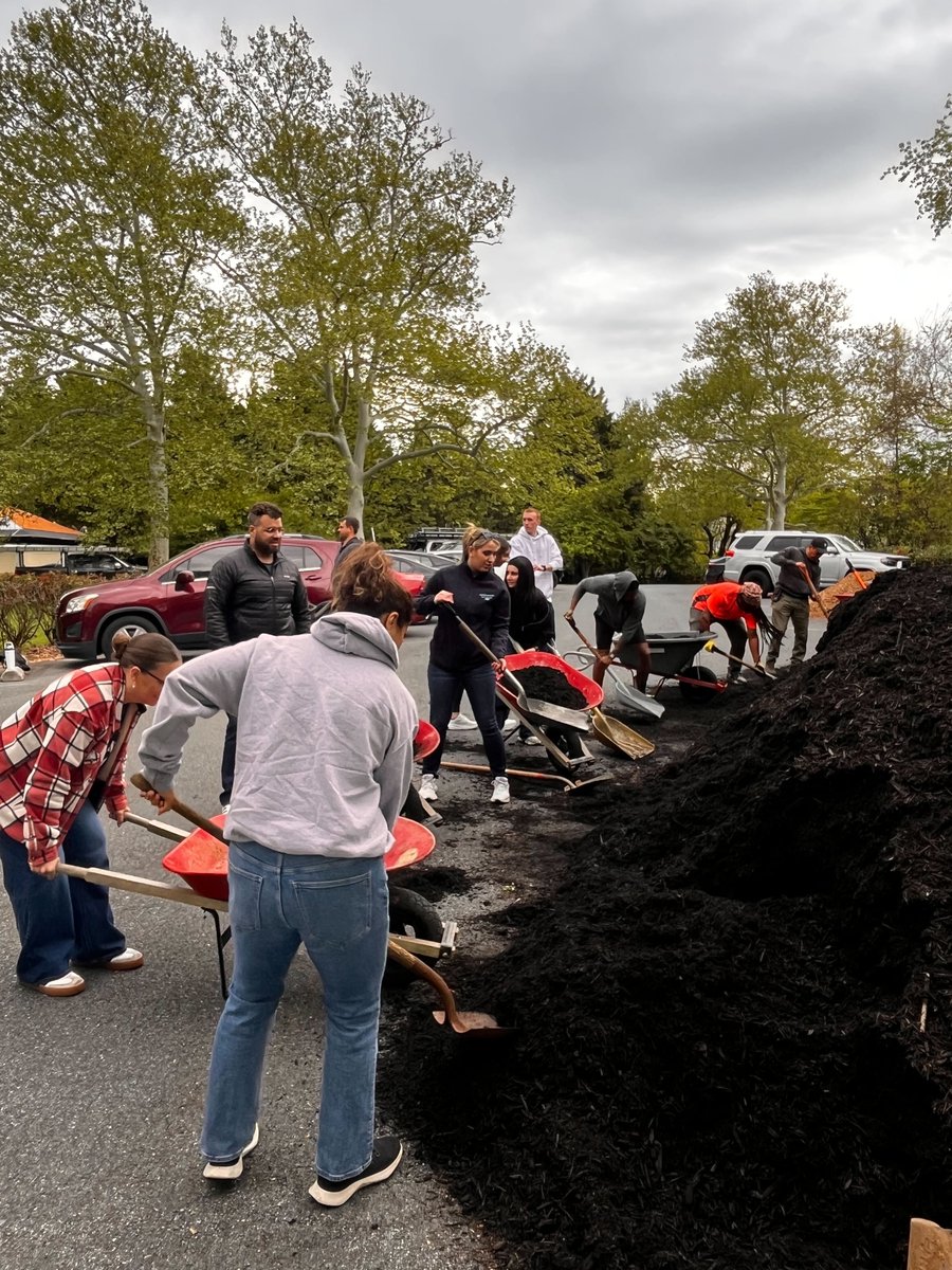 NCCFCares's tweet image. We love a good #FlashbackFriday! A huge shoutout to the Walker &amp;amp; Dunlop (@walkerdunlop) crew who spent their day of service mulching and cleaning our spring gardens and re-stocking housewares in Dr. C’s Boutique.