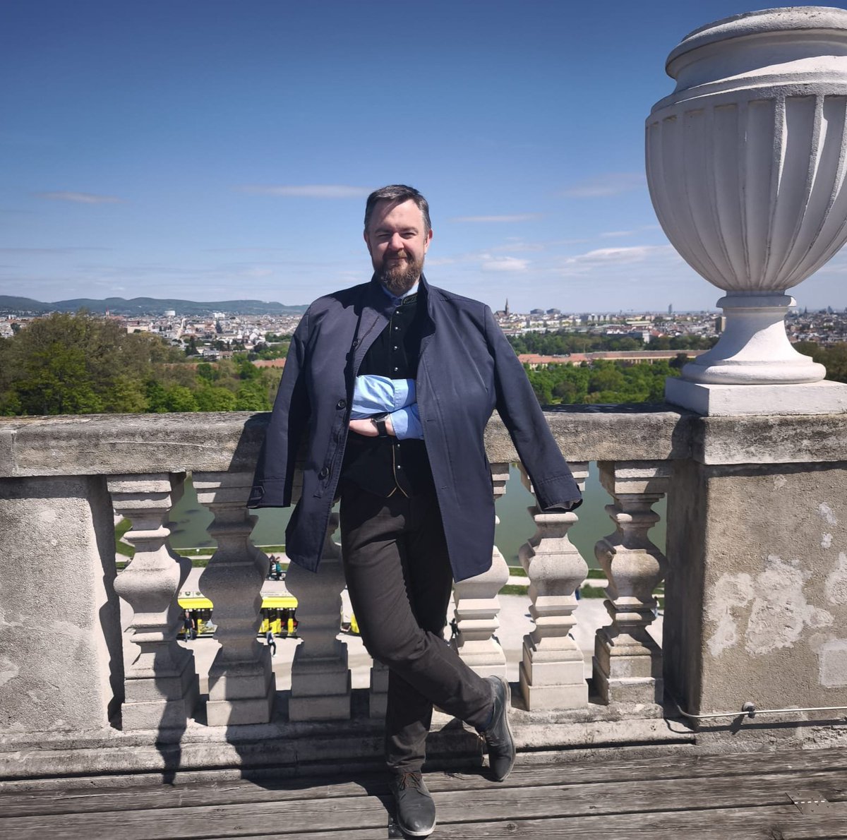 hutsch_t's tweet photo. Jak świętować wejście Śląska💛💙 do Unii Europejskiej🇪🇺 i Święto Pracy🌹 to tylko we Wiedniu ;) https://t.co/0BjA595Rdm