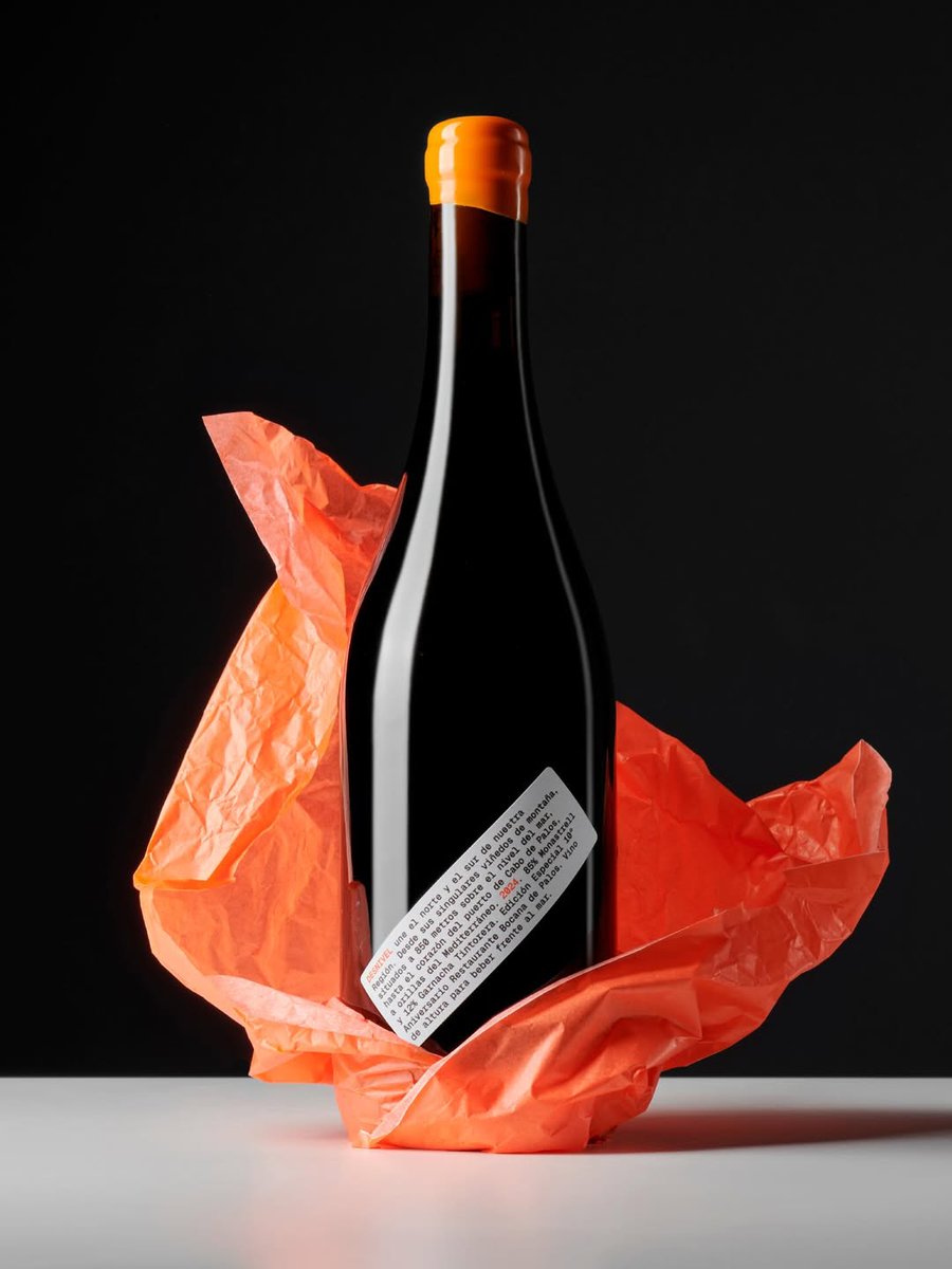 PENTAWARDS's tweet image. F33's #packagingdesign for Bocana de Palos. Two distinct expressions under one idea: connecting the territory and the place of consumption through a simple tilt of the label. #DailyDesignInspiration