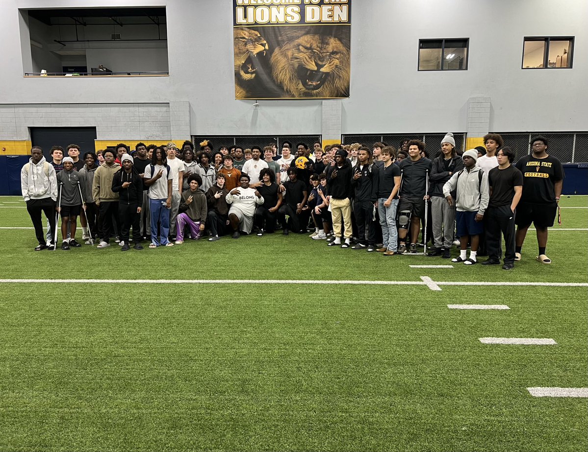 CoachLeonardTX's tweet image. We really appreciate @AkaylebEvans for sharing his story and wisdom with our @McKinneyFBall team, this AM! Akayleb is a 2017 graduate of MHS, and he currently plays for the Carolina Panthers! 

Once a Lion, Always a Lion!

#GoldStandard