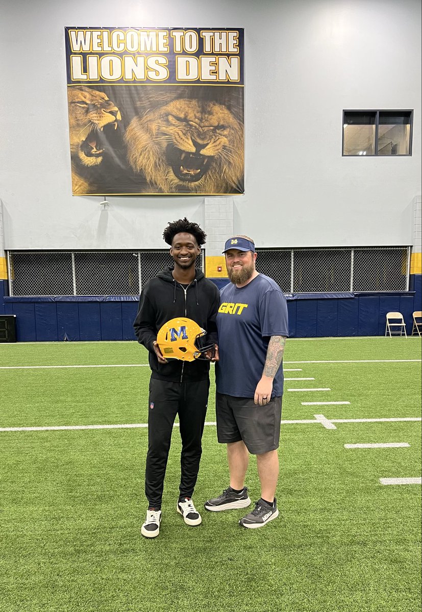 CoachLeonardTX's tweet image. We really appreciate @AkaylebEvans for sharing his story and wisdom with our @McKinneyFBall team, this AM! Akayleb is a 2017 graduate of MHS, and he currently plays for the Carolina Panthers! 

Once a Lion, Always a Lion!

#GoldStandard