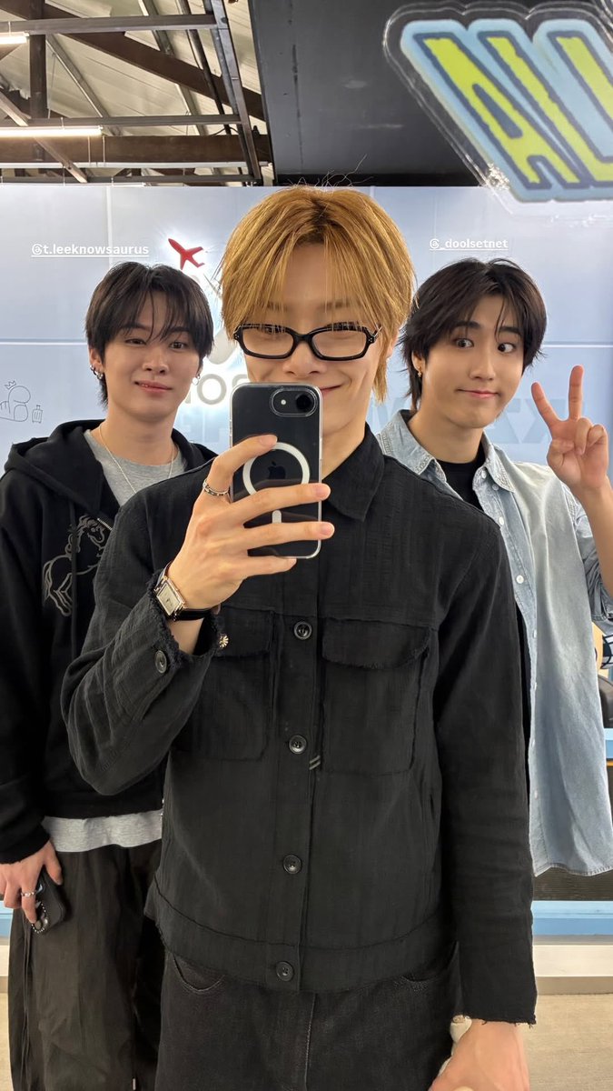 skzitaIia's tweet image. 📸 || STAY!

Aggiornamento delle stories di #I_N su #Instagram!
(@/i.2.n.8)

“Pop-up degli Stray Kids💕”

“@/t.leeknowsaurus 
@/_doolsetnet”

“@/hynjinnnn”

“⬆️ Perché questo è qui?”

(1/3)

-marghe🌸
