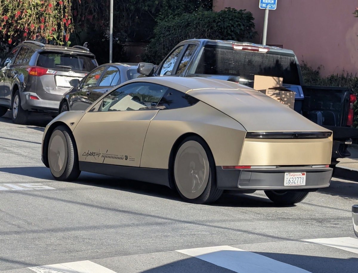 The Tesla Newswire tweet media