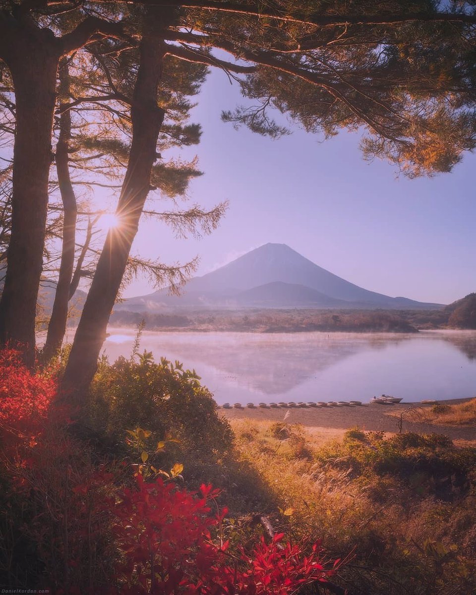Gentle, tranquil days create distance from stress and draw serenity nearer to my soul.