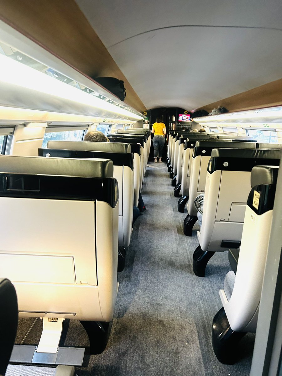 Julien_cdb_sncf's tweet image. Le premier mai,
Ton TGV sent le muguet.

Vivement les beaux jours,
Qu'il sente l'Amour ❤️

#sncf