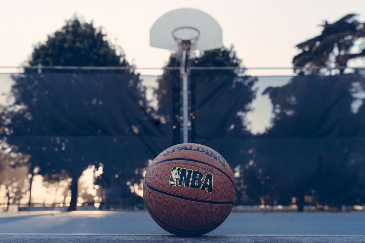 wallstsurvivor's tweet image. How do you earn millions… and lose it all?

Short careers, big lifestyles, and no long-term plan.
It’s a pattern we see again and again—and not just in sports.

zurl.co/CYZLn 

#FinancialEducation #MoneyHabits #InvestingBasics
