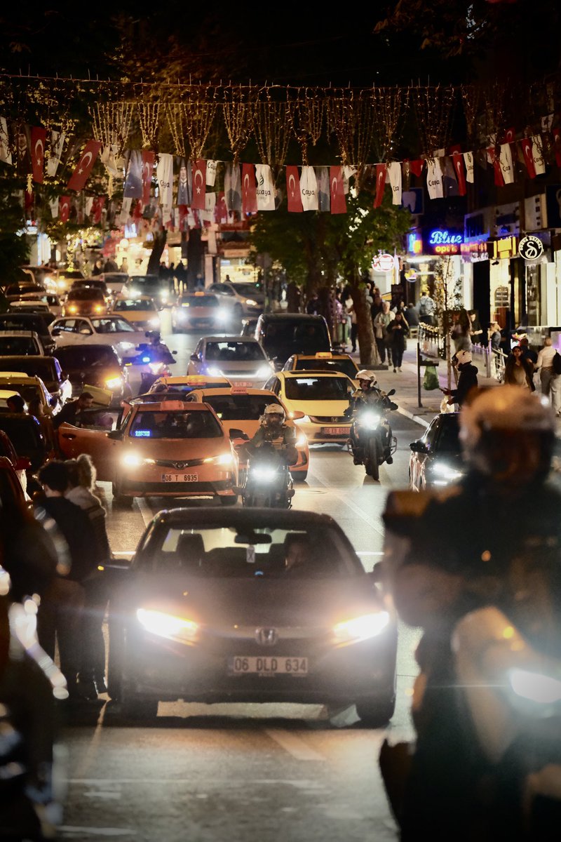 urnotminerva's tweet photo. ne kendine acı ne ona
şehirler o olur sen kaçarsın

tunalı, ankara https://t.co/usTgKxgydx