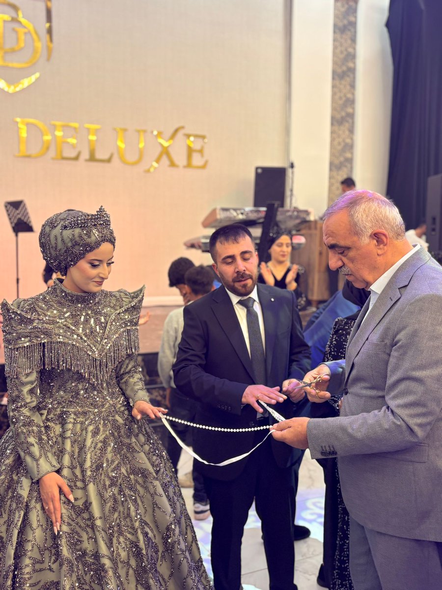 aslanalibayik's tweet photo. Doğruyol ve Hatipoğlu ailelerinin bu anlamlı gününde nişan yüzüklerini keserek mutluluklarına ortak olmak benim için büyük bir onurdu. Genç çiftimizi tebrik ediyor, ömür boyu mutluluklar diliyorum. Hayırlı olsun. https://t.co/vP3uEmN53W