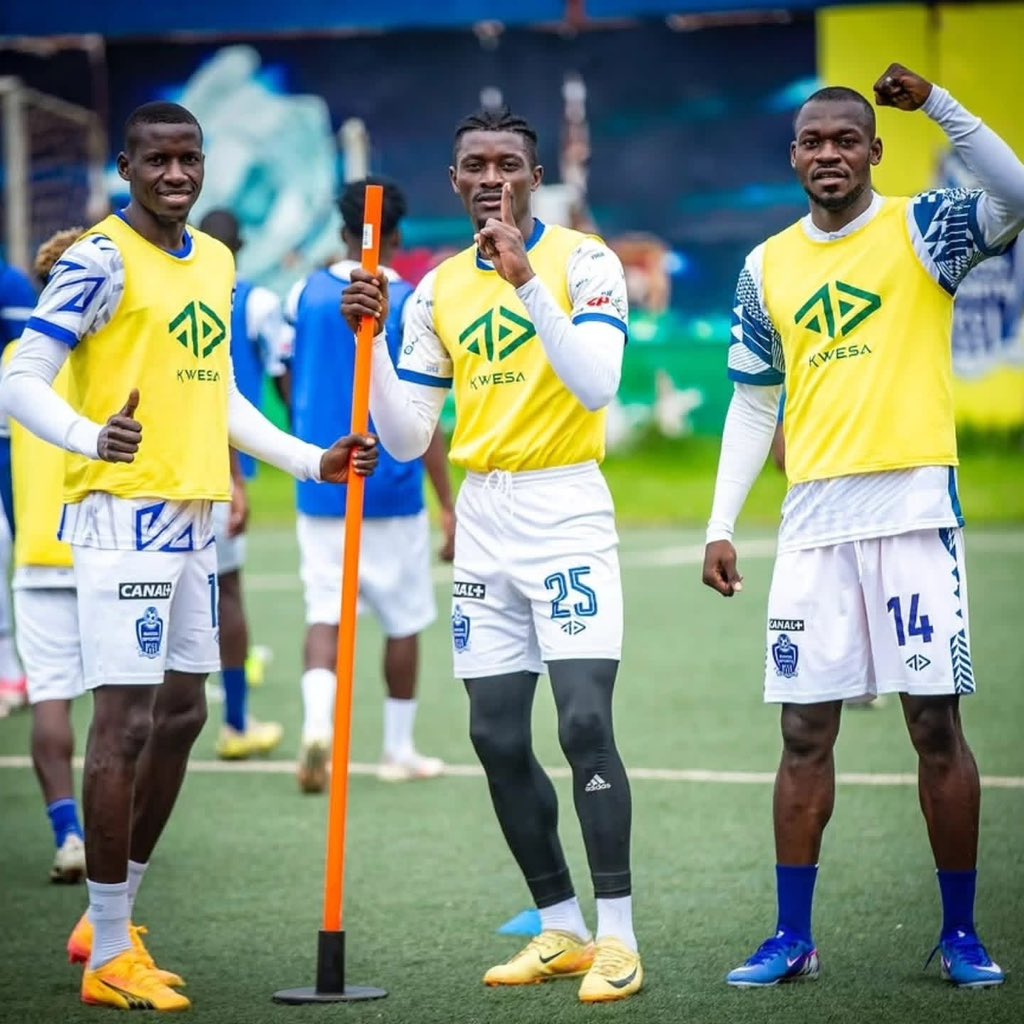 theupdaterwanda's tweet image. AMAFOTO: Rayon Sports yakoze imyitozo ya nyuma yitegura umukino ukomeye ifitanye na APR FC ku munsi w'ejo.

#ADS: Hamwe na @SWAEXPERT Ubu inzozi zawe zo kwiga , Gukorera hanze zaba impamo!
Byumwihariko abashaka Akazi Dubai byihuta nkumurabyo, Qatar , South Korea 
Abashaka kwiga