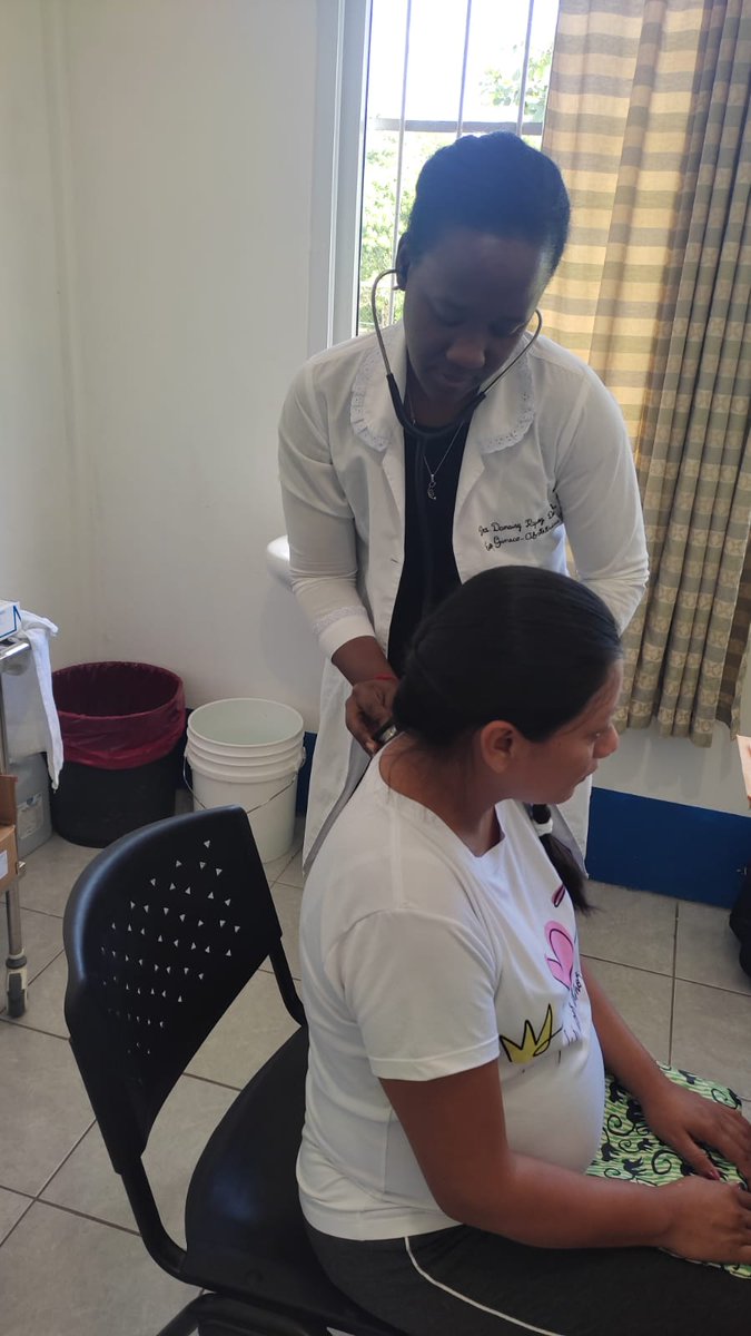 #BMCGuatemala.Petén Norte. 
Desde los barrios más humildes hasta los rincones olvidados del mundo, nuestros médicos no solo curan cuerpos; encienden esperanzas, abrazan almas y devuelven la sonrisa a quienes la habían perdido.
#CubaCoopera 
#CubaPorLaVida