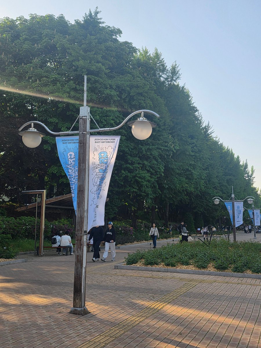 카니 tweet media