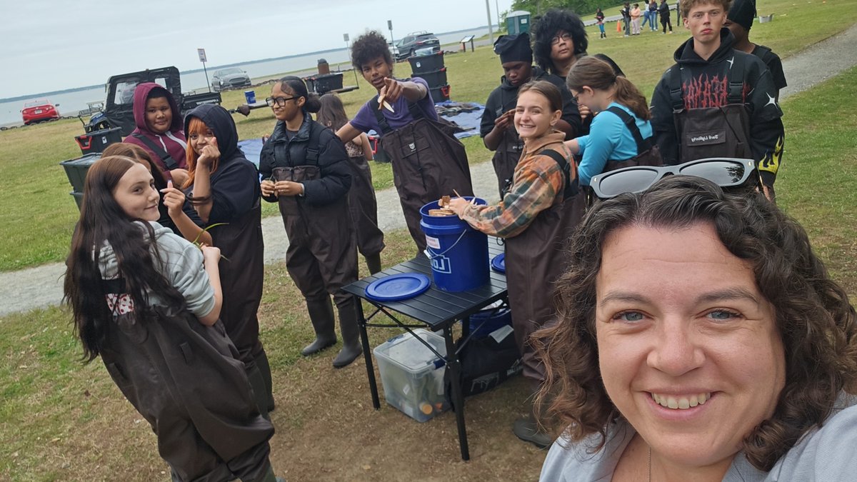 PhoebusHS1's tweet image. Mrs. Hulick’s 9th Grade Environmental Science students traveled to the Mariners’ Museum for an incredible day of environmental stewardship, active learning, and community partnership! 🌎🎣🌱 #EnvironmentalScience #LakeStewardProject @david_coccoli  @VAeducatorLBI @VickyHulick