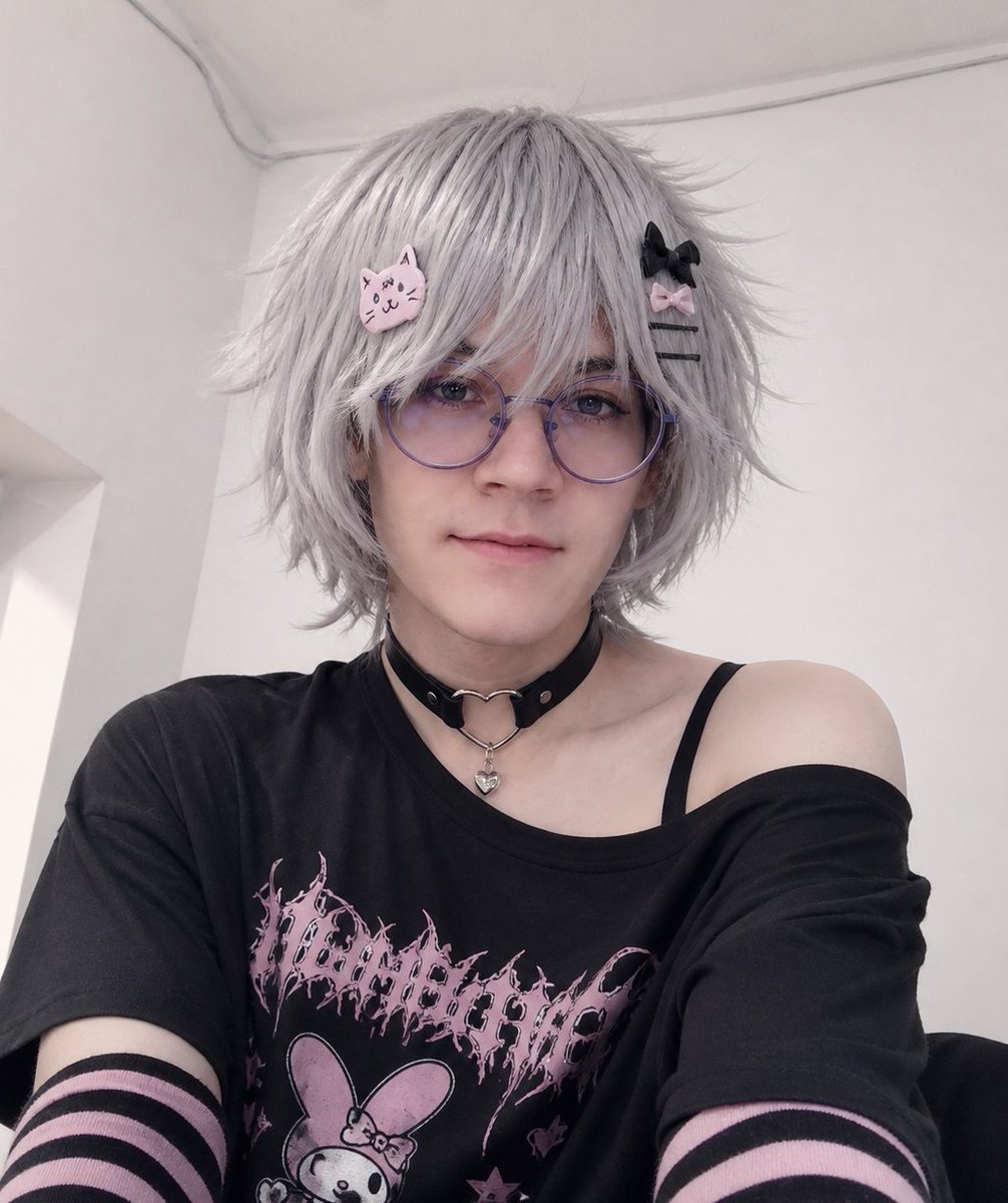 CielZephel's tweet image. Maybe I shouldn't look at you like that🩵

#femboy  #aesthetic  #softboy