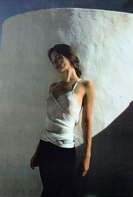 RuizVidal7's tweet photo. Kate Moss 
© Roger Charity https://t.co/cQm5gmhwdm