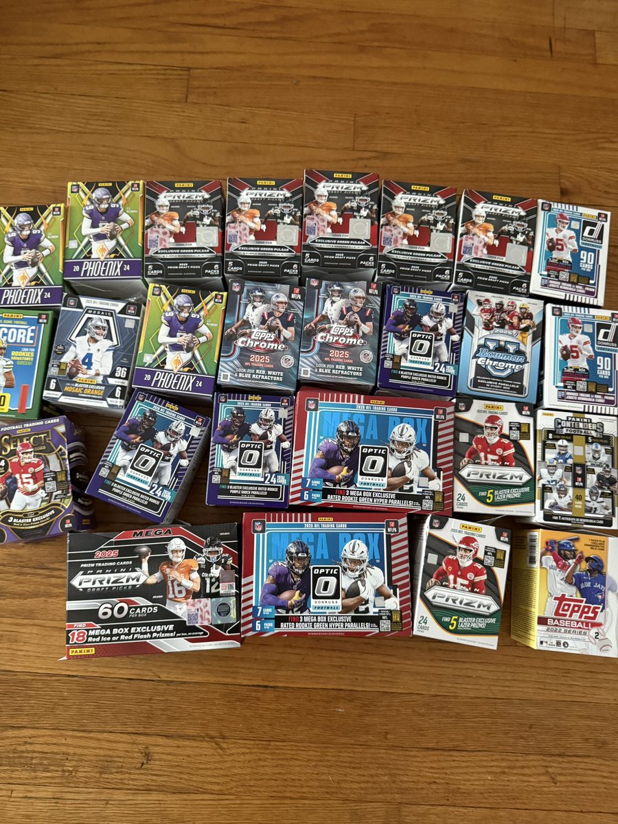 JimbosJunkbox's tweet image. been busy @CardPurchaser #thehobby #topps #chrome