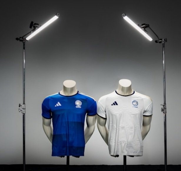 HellasFooty's tweet image. 👕 The Cyprus national team has partnered  with Adidas as part of the UEFA kit assistant scheme to create a new home &amp;amp; away kit that reflects the country's footballing culture &amp;amp; history 🇨🇾

Thoughts on the new kit designs? 🤔

#Cyprus #UEFA #Adidas