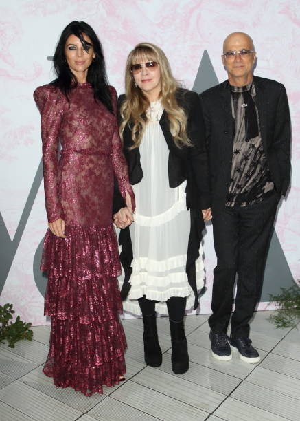 Everybody Wants A Picture With Stevie Nicks tweet media