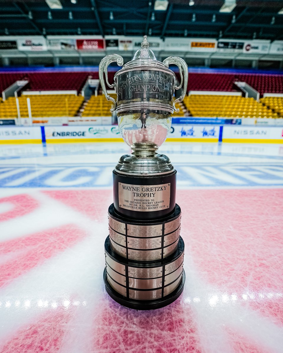 OHLHockey's tweet image. Wayne is in Kitchener 🏆

For the first time since 2008, the @OHLRangers have a chance to claim the Wayne Gretzky Trophy.

Watch ➡️ tinyurl.com/8mn5zvxn

#OHLPlayoffs | #KITvsWSR