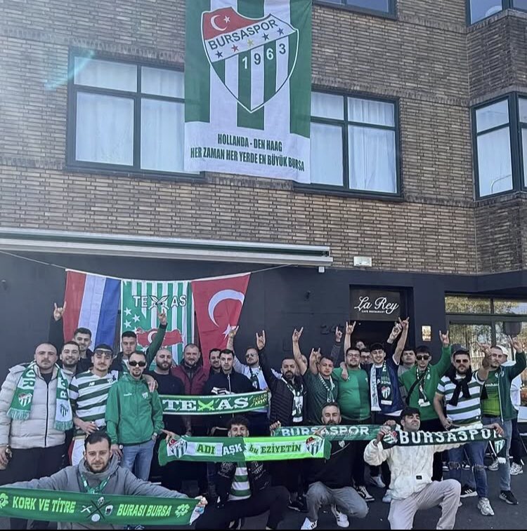 SefaArslan1881's tweet image. Büyük Taraftarımız Hollanda’nın Den Haag kentinden #Bursaspor #Bursa #Texas #Teksas