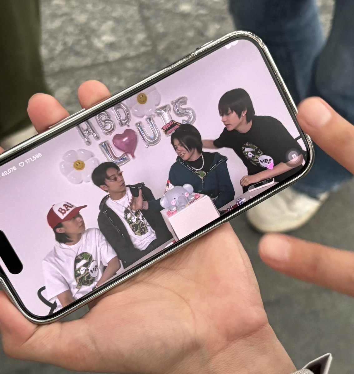 ohyulovesalmon's tweet image. ITS LOUIStiful Day!!!🎊🎉🎈

harini bawak adik Louis jalan-jalan KLCC🤗🤗🤗🤗

#LNGSHOT 
#LOUIS
#HBD_LOUIS
#HalleLOUISDay
#우리_루이_데뷔첫생일