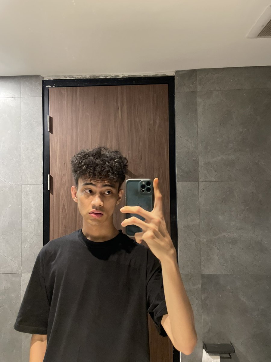 nandifff's tweet photo. muka bantal https://t.co/FtRbGvgGN5