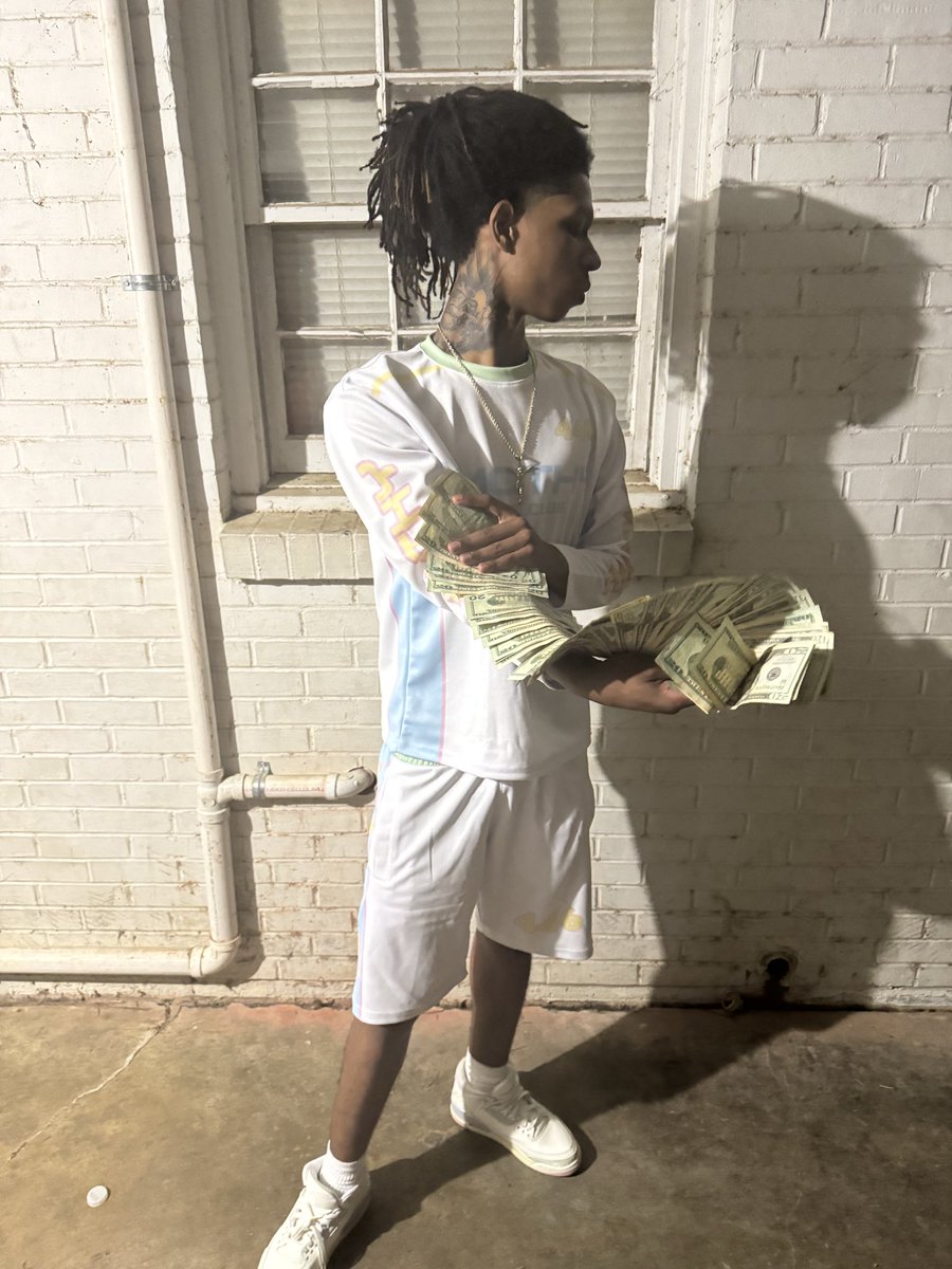LiTee448's tweet photo. 🤞🏿🫶🏿🩸🩸 #yn https://t.co/I3RlV6a7QZ
