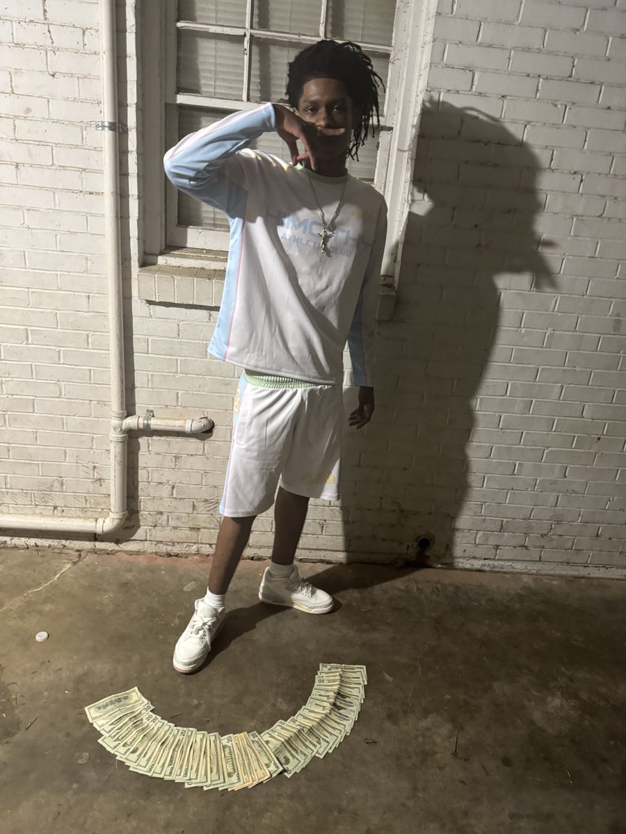 LiTee448's tweet photo. 🤞🏿🫶🏿🩸🩸 #yn https://t.co/I3RlV6a7QZ