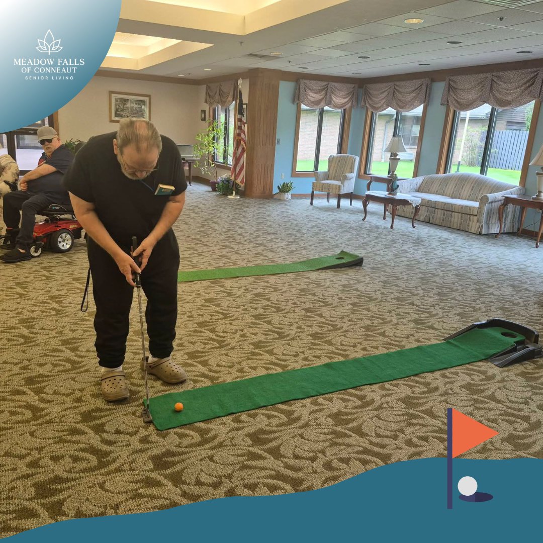 MeadowSaybrook's tweet image. Men’s group out on the “course” practicing their golf game ⛳😄

Sharpening their golf skills, sharing laughs, and enjoying some friendly competition—always a great way to spend the day! 
#SeniorLiving #MensGroup #GolfTime #ActiveAging #CommunityFun
