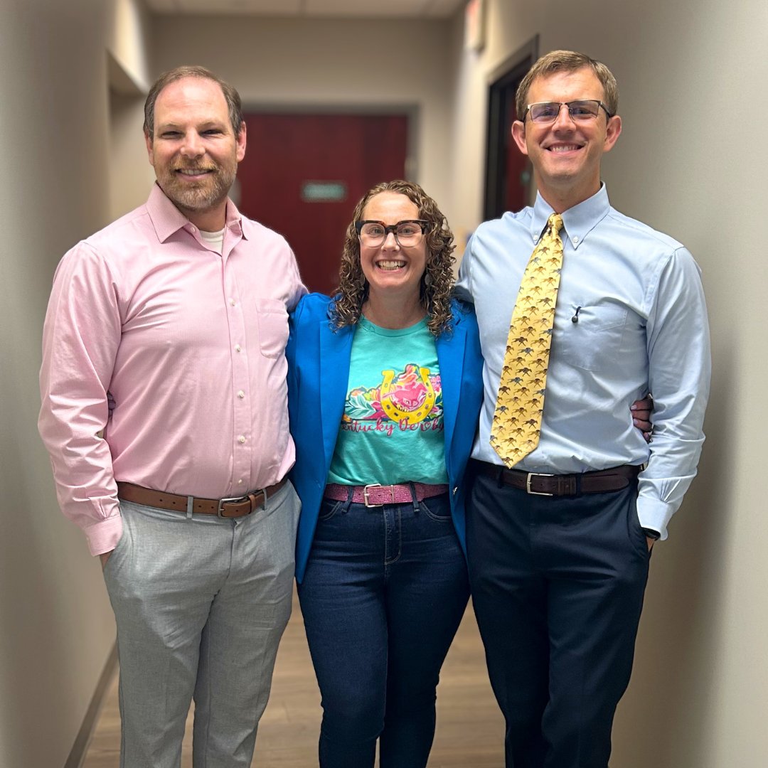 entcarecenters's tweet photo. Derby spirit at Kentuckiana ENT! 🏇🌹 Wishing everyone a fun weekend. Go Baby Go! #KentuckyOaks #KentuckyDerby #KentuckyDerby2026 #Derby2026 #RunForTheRoses #ChurchillDowns #KentuckianaENT #ENTCareCenters https://t.co/RlWXbDlXZK