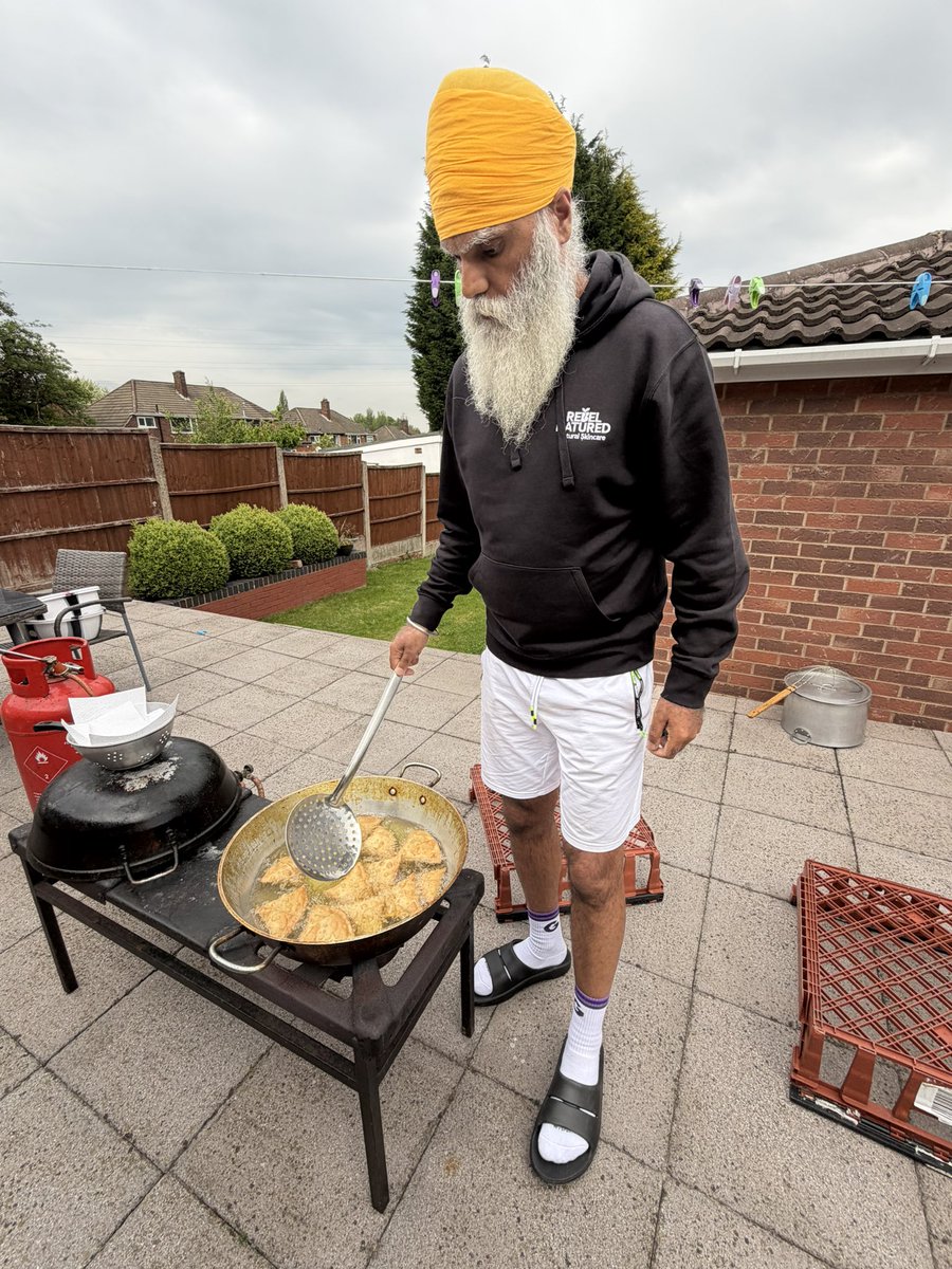 Manny Singh Kang tweet media