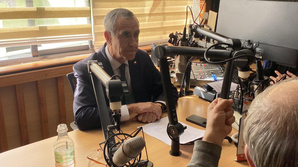 nubledrt's tweet photo. 📌 Seremi del Trabajo y Previsión Social  junto al Director Regional del Trabajo Ñuble, realizan difusión en Radio Cariñosa Chillán, sobre el 1 de Mayo (Feriado Irrenunciable para los trabajadores/as del comercio) ✅
.
. https://t.co/CUTfa7pOxz