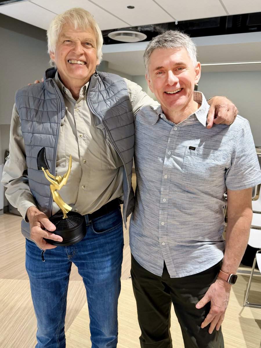 WitmerLab's tweet photo. Had a great time this week at the @RoyalTyrrell Museum, culminating in the CurrieFest symposium yesterday, honoring Phil Currie's 50 years in Alberta! It was a special day—&amp; a total surprise for Phil! Otherwise, I was in the collections &amp; had a full day on my own in the exhibits! https://t.co/I5rDcRO5yu