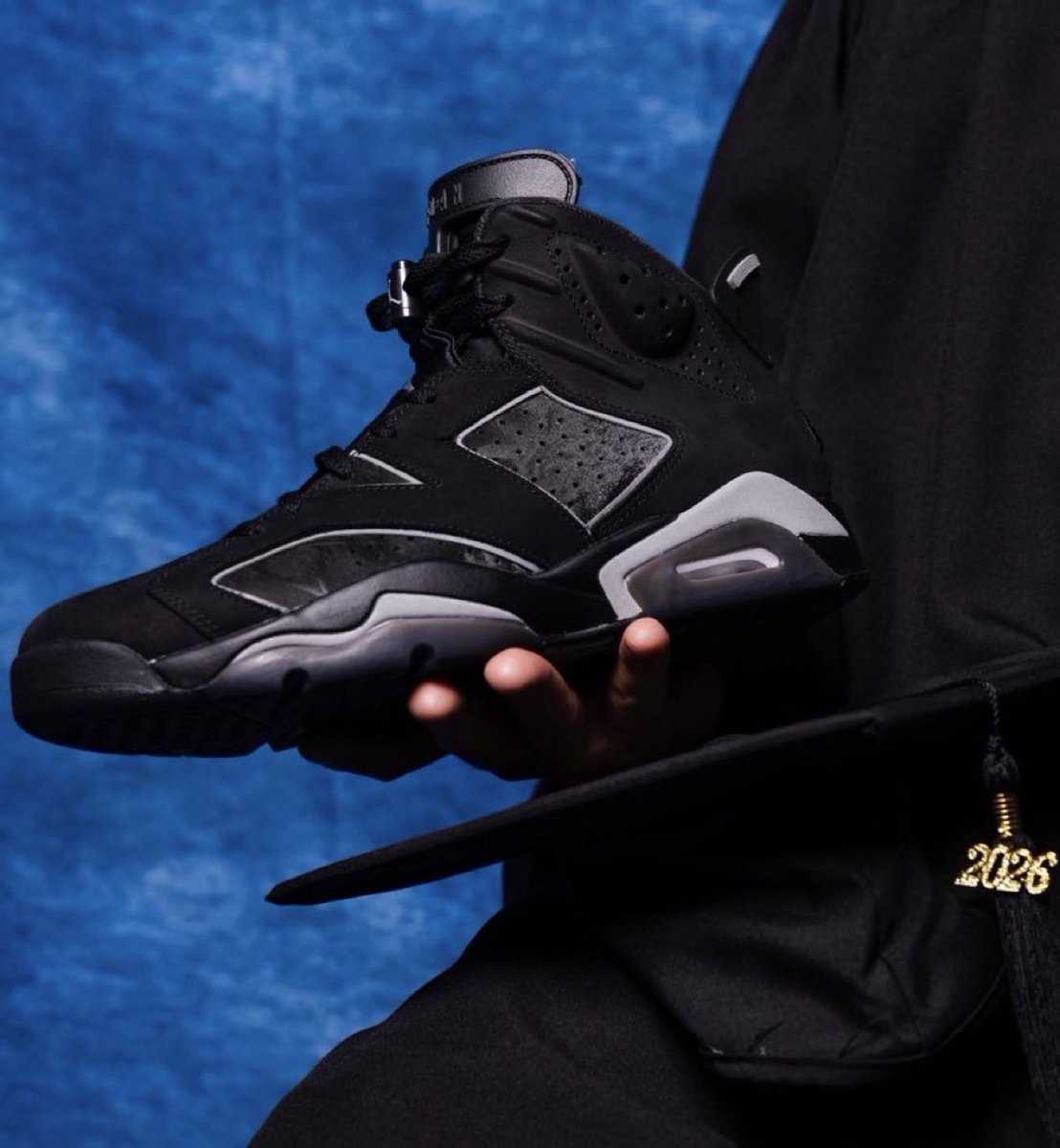 snkr_twitr's tweet photo. AD: $182.75 w/code NRC15
Jordan Retro 6 'Cap and Gown'

Shop -> https://t.co/x1yPKyuJkl https://t.co/NR2Bzo0vG7