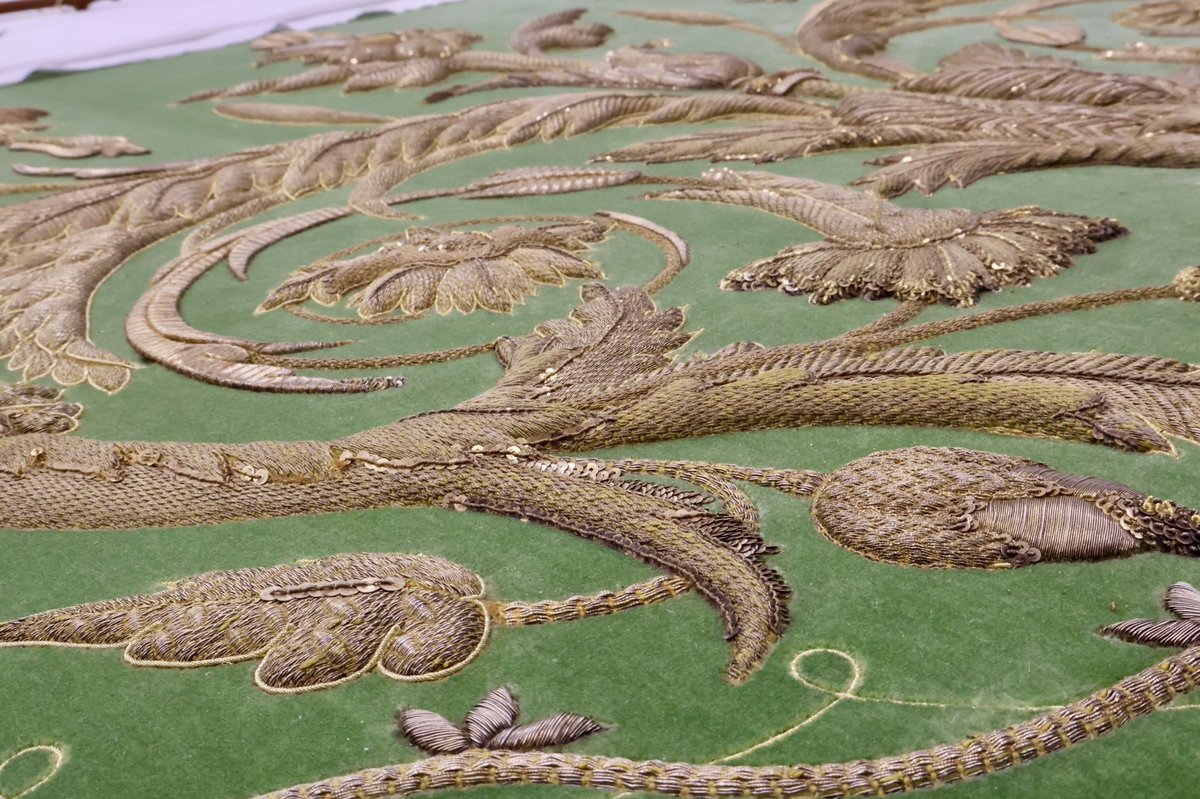 PastoraCapu's tweet photo. 𝐏𝐀𝐓𝐑𝐈𝐌𝐎𝐍𝐈𝐎 | Culmina la restauración del manto de coronación.

La Hermandad anuncia la culminación del proceso de restauración, limpieza y pasado a nuevo soporte del manto de coronación de la Divina Pastora de las Almas Coronada, llevado a cabo por N.H.D.ª Maravillas Fernández.

Una pieza cargada de historia y devoción que vuelve a lucir con todo su esplendor para mayor gloria de la Santísima Virgen.

Será presentada a todos los hermanos en la Función Principal de la Hermandad, el próximo 24 de mayo.

#PastoradeCapuchinos