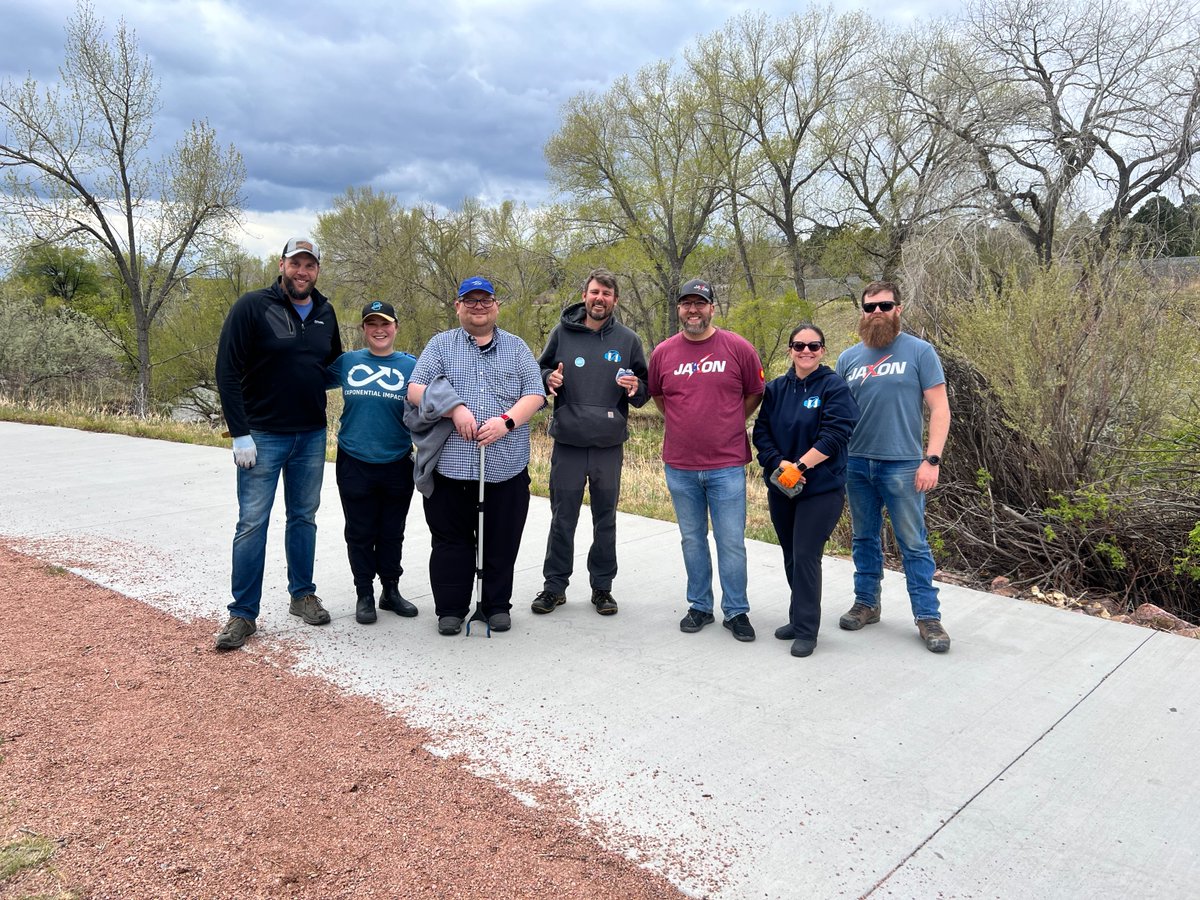 XIAccelerator's tweet image. Not every win is in a boardroom. Sometimes it’s a few trash bags, Monument Creek, and people who care.

Proud to be part of CityServe Day. Thanks to Jaxon Engineering for leading the way.

#ColoradoSprings #GiveBack #Community