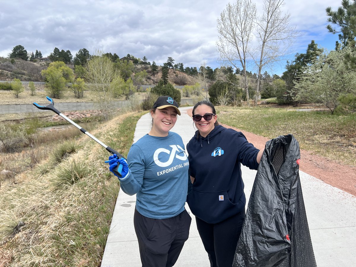XIAccelerator's tweet image. Not every win is in a boardroom. Sometimes it’s a few trash bags, Monument Creek, and people who care.

Proud to be part of CityServe Day. Thanks to Jaxon Engineering for leading the way.

#ColoradoSprings #GiveBack #Community