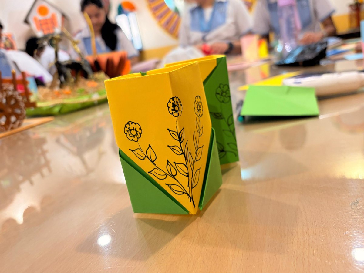 PublicAhlcon's tweet image. Art Club organised an activity on
DIY Desk Organizer
#Creativity
#DIY
@cbseindia29 @Dir_Education @EduMinOfIndia @ashokkp @Ahlconpublic1 @MamthaSays @monikakarnatac @seemasoniaps @GanguliKuhu