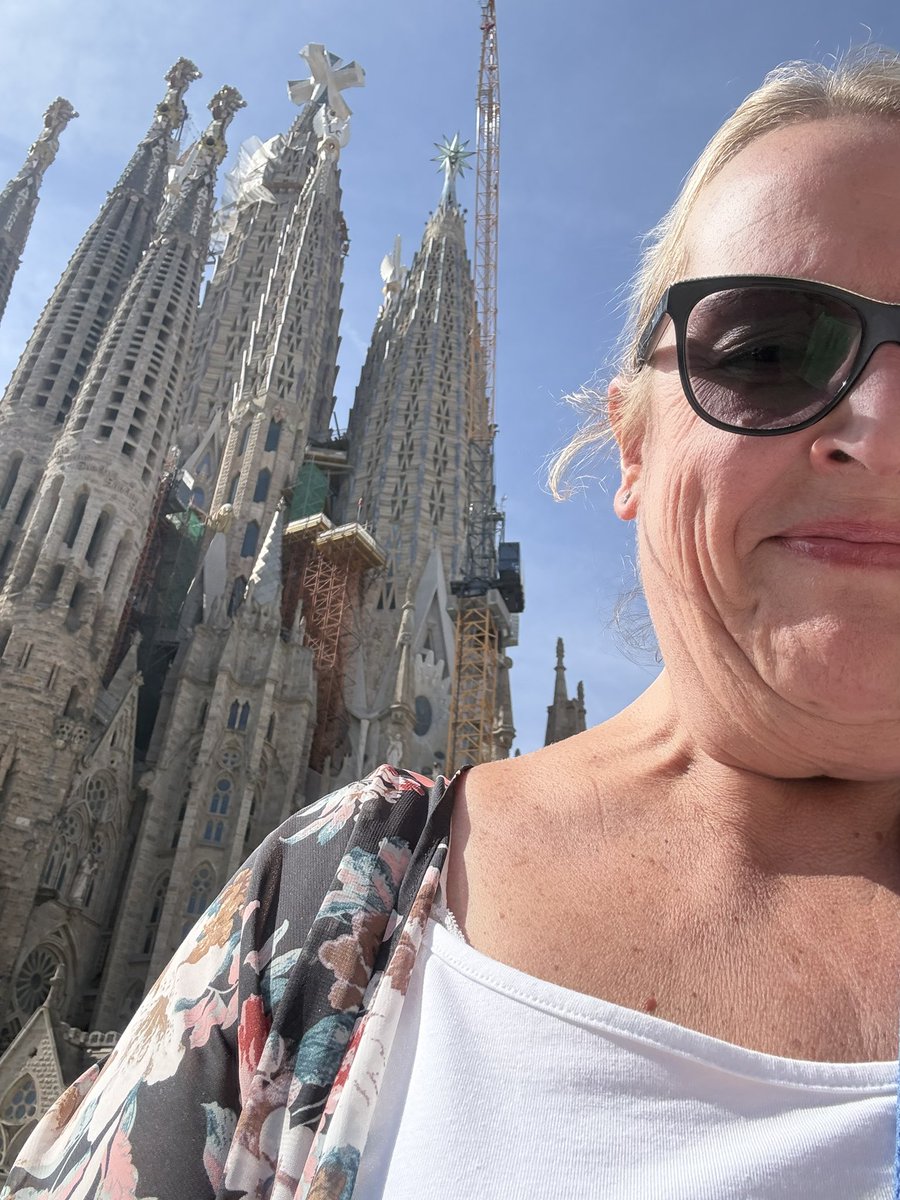 FiBolton's tweet photo. Until next time Barcelona 😎 https://t.co/GEkVxdLqS9