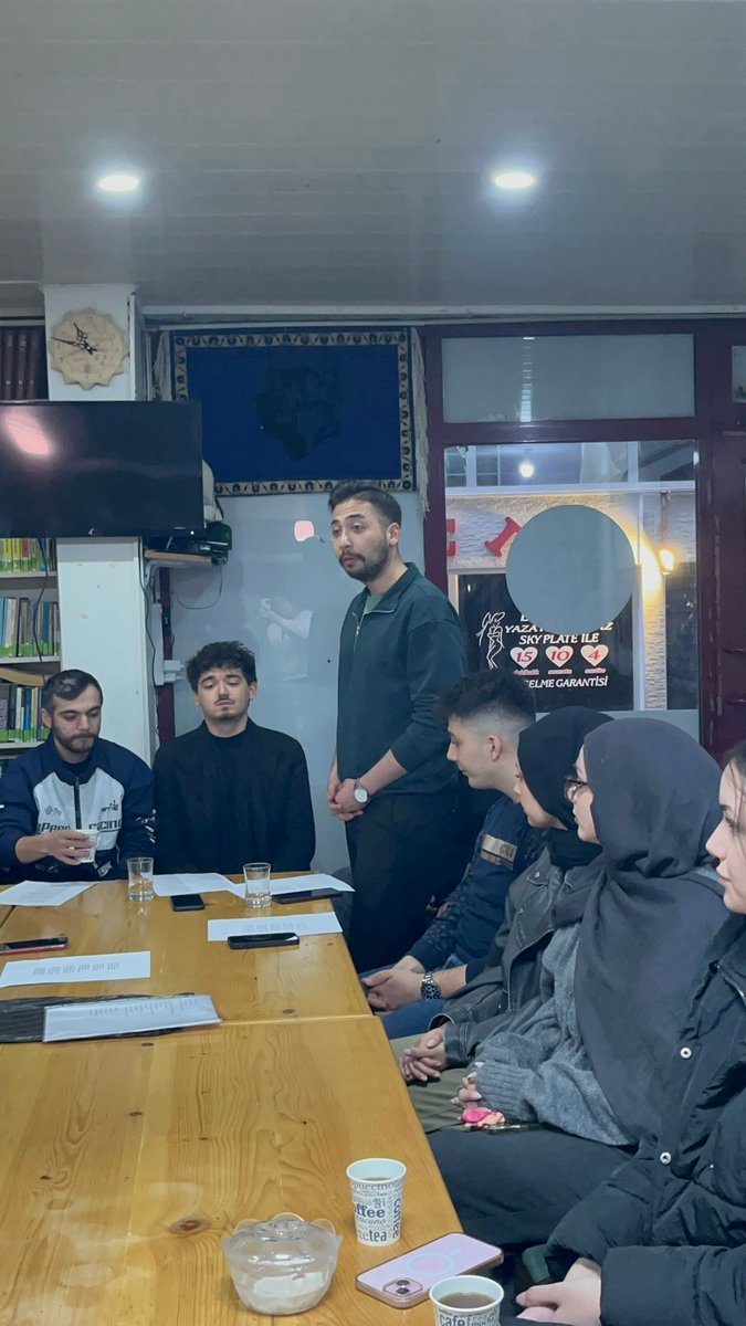 turk_ocak's tweet photo. "Türk Mayası: Türk Sözü ~
Şiir ve Destan Geceleri" program serimizin ikincisinde Dilaver Cebeci'yi yâd ettik.
Sözü mayaladığımız gecemize katılan herkese teşekkürü bir borç biliriz. 
Dilaver Cebeci ruhu ve sözü ile hep aramızda olacak.
Ruhu şâd, mekanı cennet olsun. https://t.co/jM3fpxA2Qm