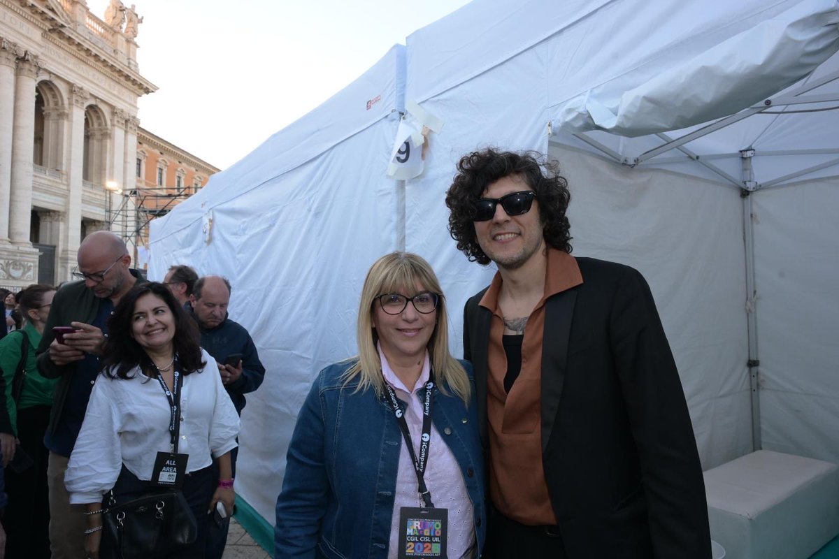 CislNazionale's tweet photo. #PrimoMaggio La Segretaria Generale della #Cisl #DanielaFumarola a Roma al tradizionale “Concertone” di Piazza San Giovanni,  un grande momento di di partecipazione collettiva e di unità tra le generazioni attraverso la musica. 
Insieme per la dignità del lavoro, la buona contrattazione, le nuove tutele e i nuovi diritti per l'Italia che cambia nell'era dell'intelligenza artificiale.
#Concerto #lavoro #1maggio2026