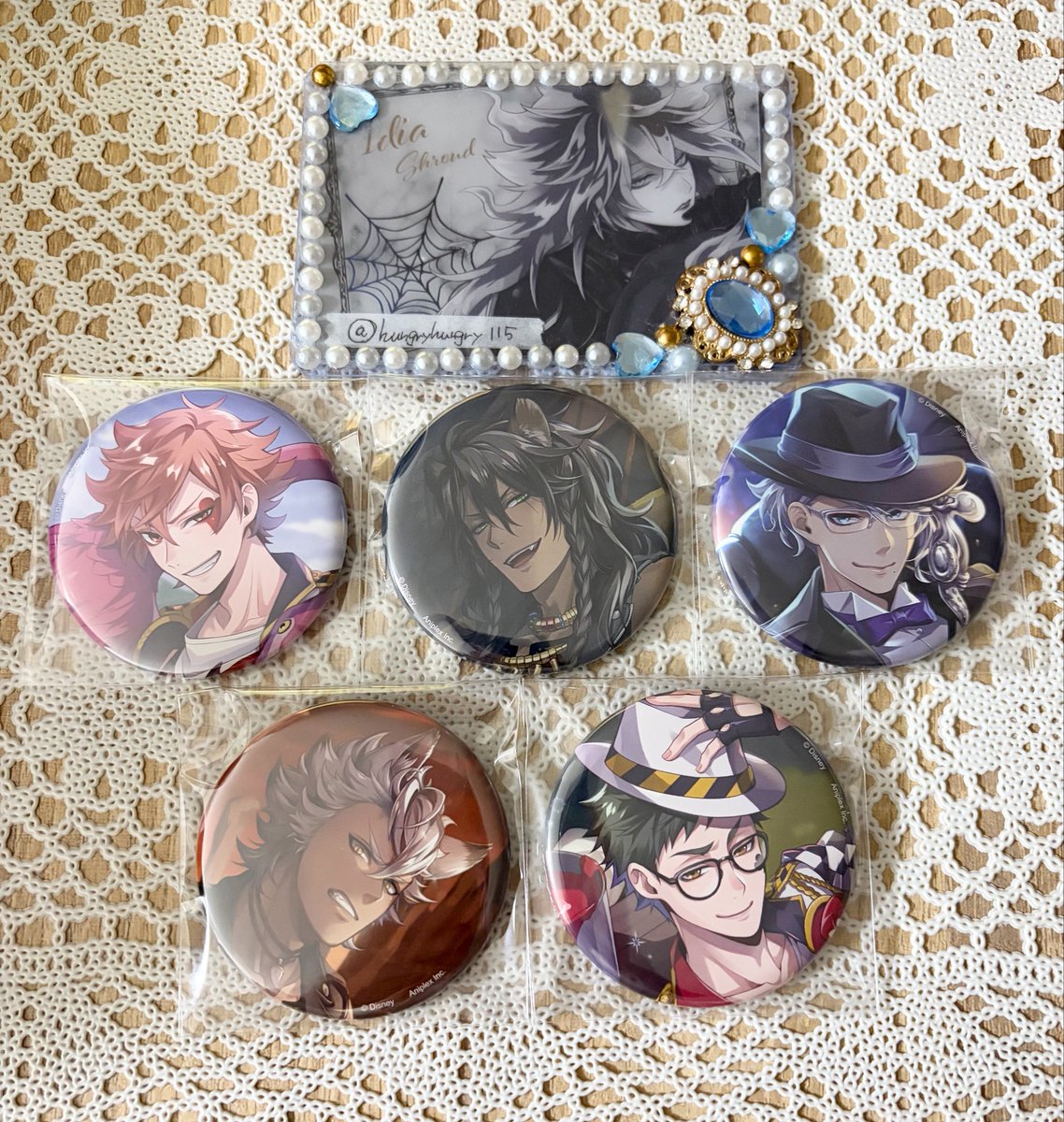 hungryhungry115's tweet photo. ツイステ 交換 AGF 2025 寮服 缶バッジ

求→イデア、ラギー1もしくは定価と送料

一枚目上段とマレウスはイデアとの交換のみ。
纏めての方優先します、宜しくお願い致します。 https://t.co/j6ifqwdidp