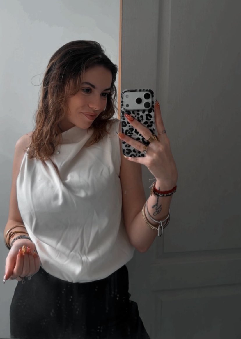 Manon landi tweet media
