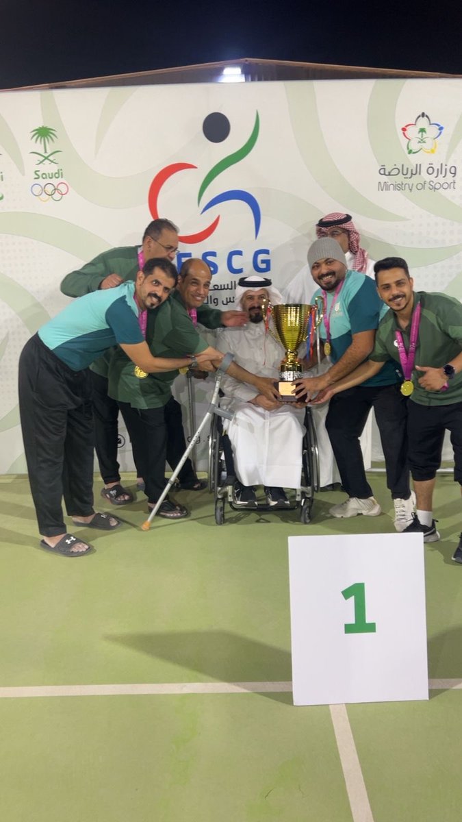 jomanalkarat's tweet photo. حقق فريق الكرة الطائرة الشاطئية لذوي الإعاقة الحركية بنادي الباحة المركزَ الأول على مستوى المملكة في البطولة التي أُقيمت في الخبر.

وأعرب الرئيس التنفيذي لنادي الباحة لذوي الإعاقة، الأستاذ علي بن صالح الشيخ، عن سعادته بهذا الإنجاز الذي حققه الفريق، وفي تصريحٍ له رفع باسمه وباسم كافة منسوبي النادي أسمى آيات التهاني لصاحب السمو الملكي الأمير الدكتور حسام بن سعود بن عبدالعزيز ، ولسمو نائبه الأمير فهد بن سعد بن عبدالله آل سعود، ولكافة محبي النادي. بمناسبة تحقيق البطولة على مستوى المملكةً
ومثّل النادي في هذه البطولة اللاعبون: حسن الشهري، وعبدالله خضران، وتركي خواجي، وأشرف عليهم مدرب الفريق فارس الشهري، ومساعده محمد الذبياني.

وجديرٌ بالذكر أن فريق ألعاب القوى بنادي الباحة لذوي الإعاقة سبق أن حقق المركز الأول على مستوى المملكة لألعاب القوى لدرجتي الناشئين والشباب لعام 2023م.