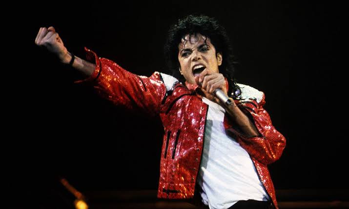 wonderland_afri's tweet photo. 16yrs after death, Michael Jackson🇺🇸 is #1 on Global Digital Artist Ranking.

Meaning he's currently actively gaining more streams over Justin Bieber🇨🇦 , BTS🇰🇷, Bad Bunny🇵🇷 , Taylor Swift🇺🇸, and all other artists dead or alive globally. https://t.co/ibhiMv2O5m