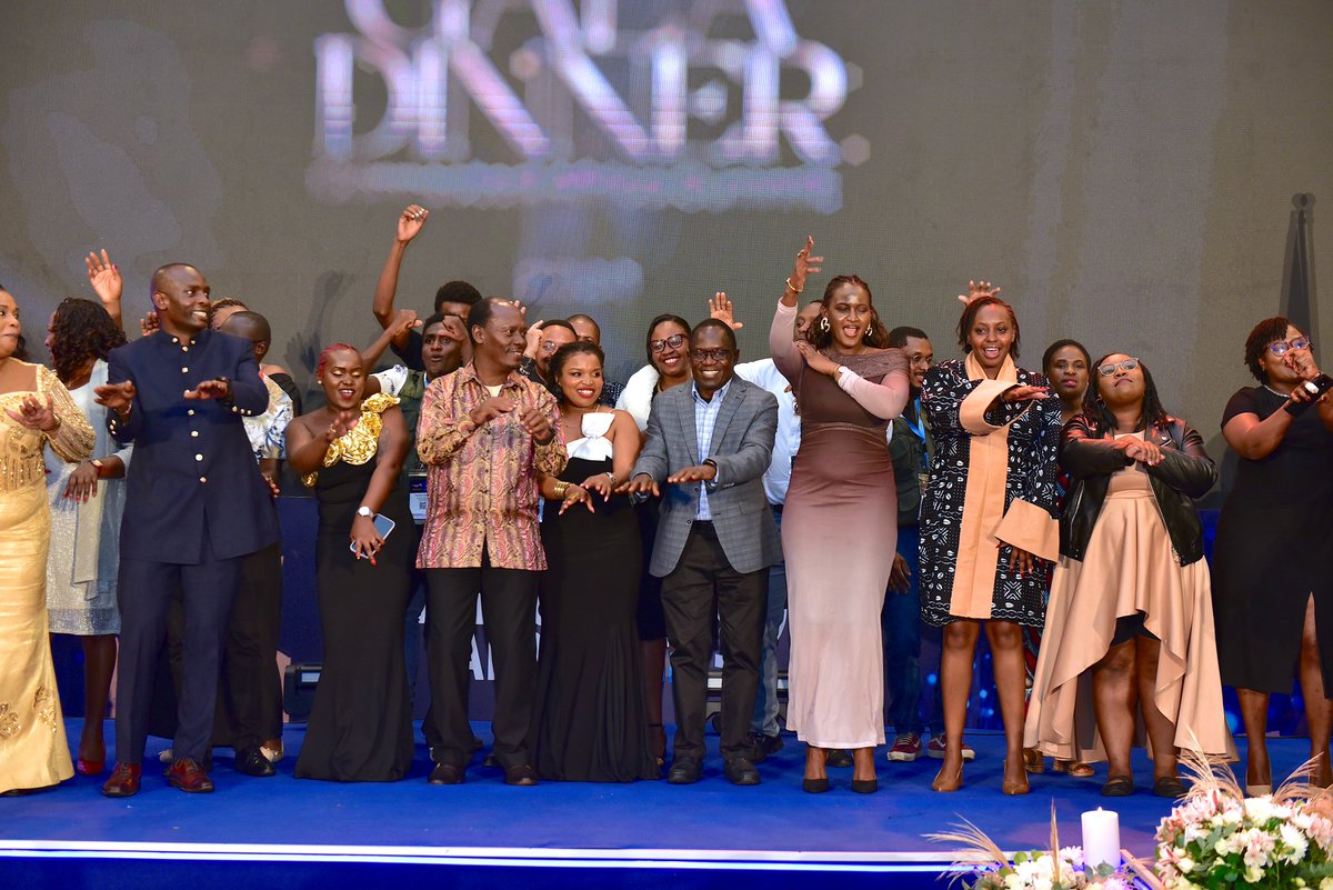 CAS2025_'s tweet image. We didn’t end quietly we closed with intent.
An electric gala, meaningful conversations still flowing, well-deserved awards on the stage, and a room full of people who showed up all week to do the real work.
#ICT #ConnectedAfricaSummit2026 #ConnectedAfrica #GalaNight #AfricaTech