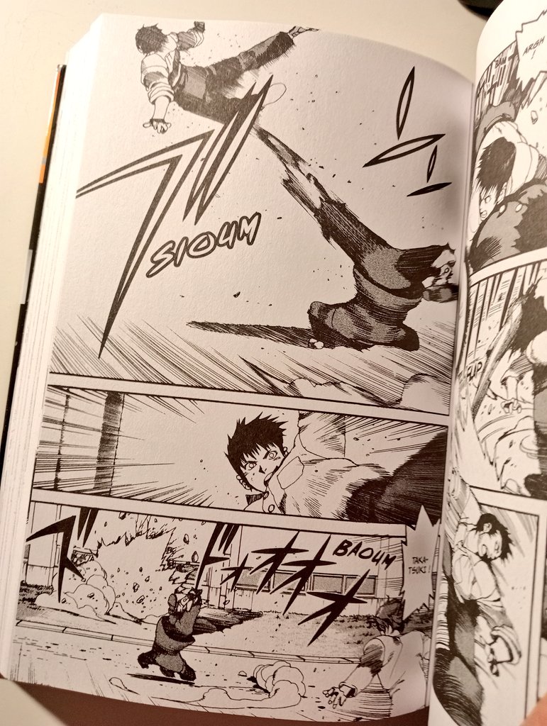 Kessentchu's tweet image. Quasiment 30 ans après, Arms conserve toutes ses qualités. @minagawa_ryouji et @JULY_MIRROR donnent ce sentiment si palpable que les gamins sont dévorés par leur corps. 
Une proposition SF assez unique pour Shonen Sunday (entre Conan, H2, Recca, Inuyasha, Daigo, Major...)